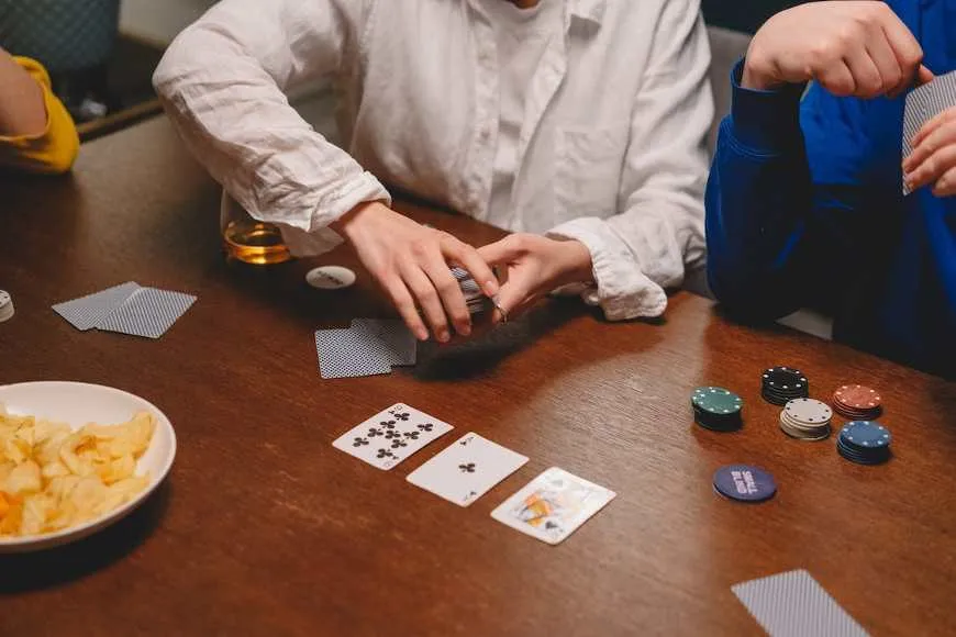 Table-Cards-Poker-Secrets